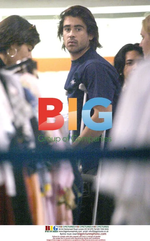 Irish Actor Colin Farrell Spotted Shopping on Crutches