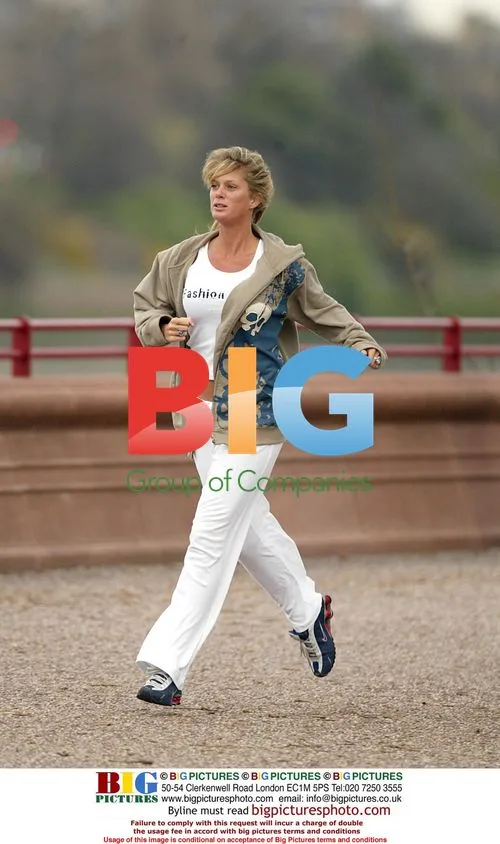 Rachel Hunter Jogging in London