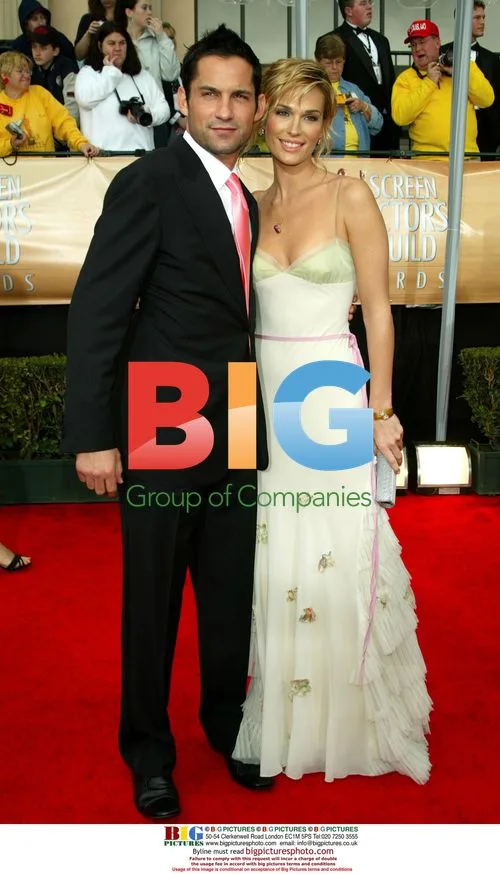 Molly Sims and Enrique Murciano at SAG Awards