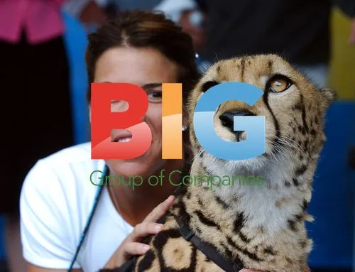 Jennifer Capriati poses with King George cheetah