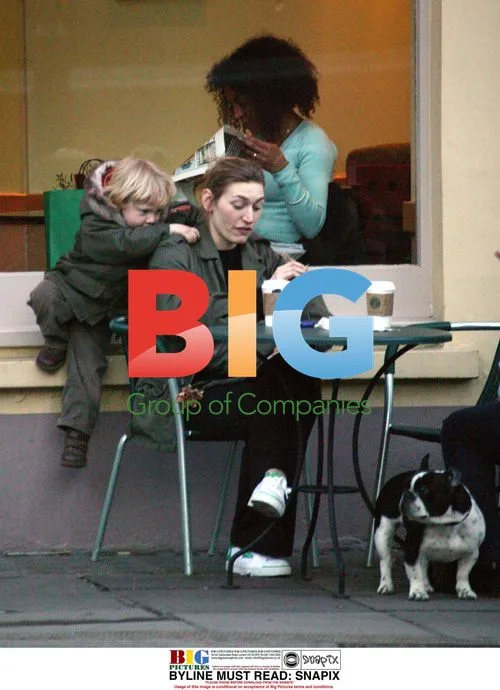 Kate Winslet\'s sister Beth out for coffee in London