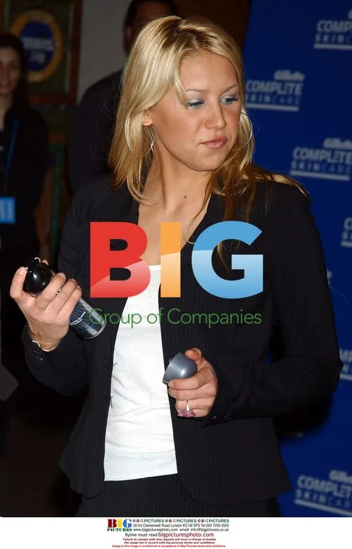 Anna Kournikova Launches Gillette Contest