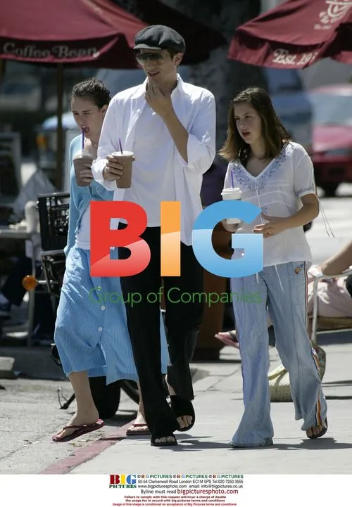 Kutcher and Moore Celebrate Anniversary