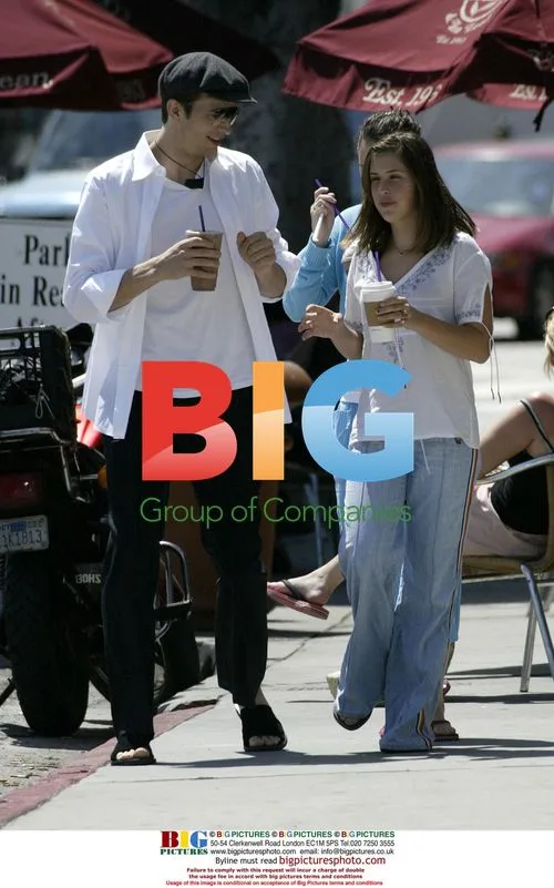Ashton Kutcher and Demi Moore Celebrate Anniversary