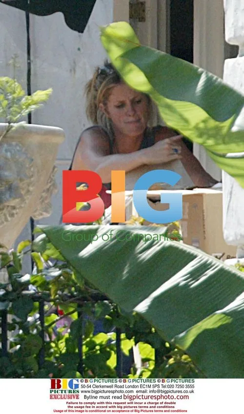 Rachel Hunter moves into new LA home