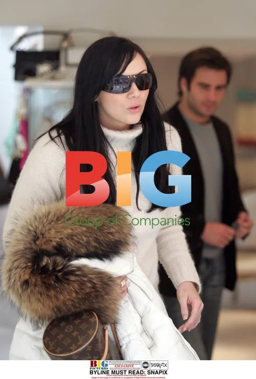 Martine McCutcheon and James Tanner Shopping