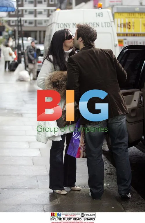 Martine McCutcheon and James Tanner Shopping