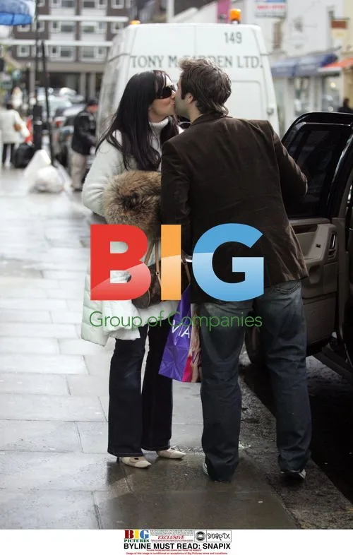 Martine McCutcheon Shopping with Boyfriend