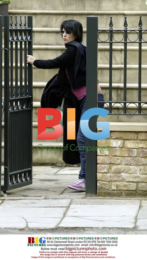 Sadie Frost Leaving Home with Boyfriend