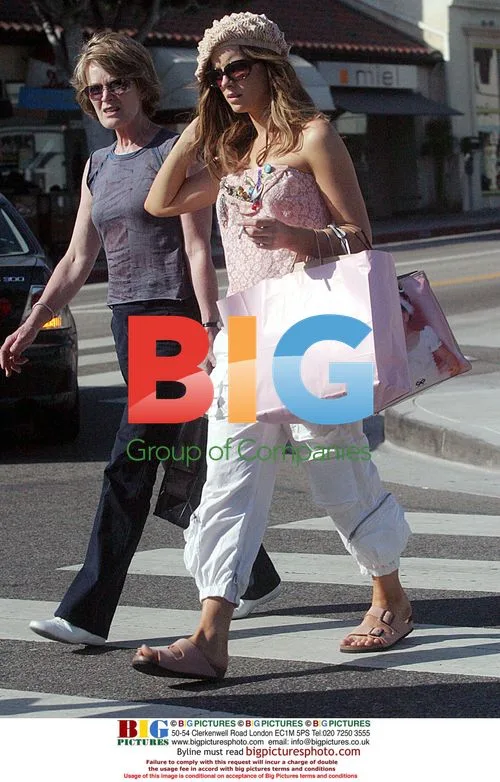 Kate Beckinsale Shopping for Undergarments