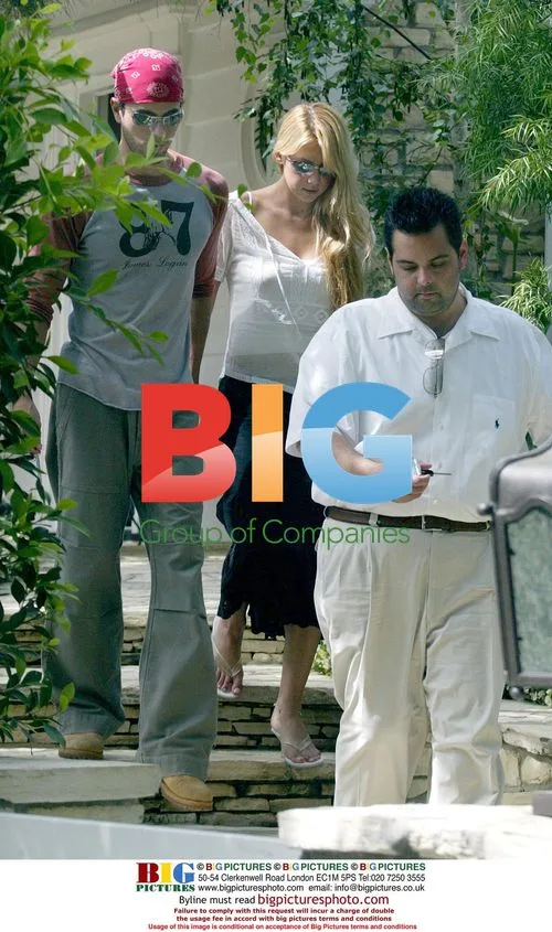 Enrique Iglesias and Anna Kournikova house hunting and at McDonald's