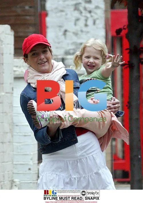 Noel Gallagher\'s Daughter Anais Plays with Nanny