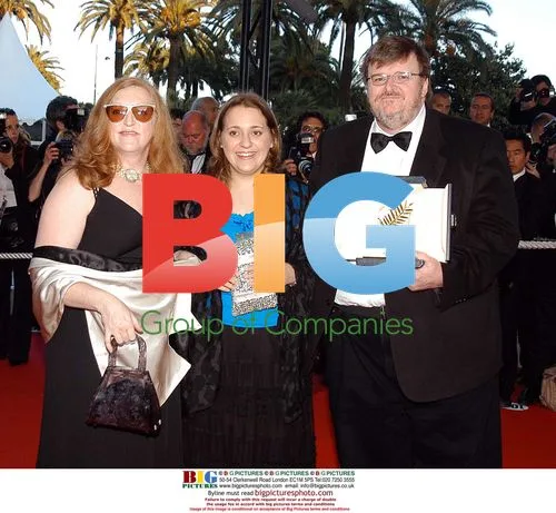 Michael Moore Wins Palm d'Or at Cannes 2004