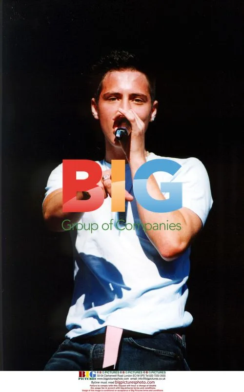 VS (Simon Webbe) in concert