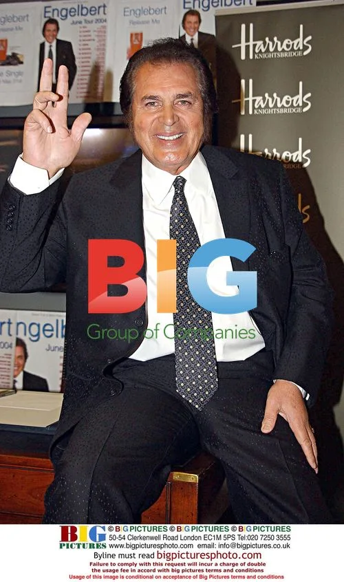 Engelbert Humperdink Receives Gold Disk at Harrods