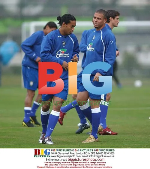 Ronaldo and Ronaldinho Training with Brazil