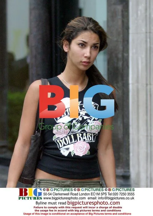 Model Leilani shopping in London