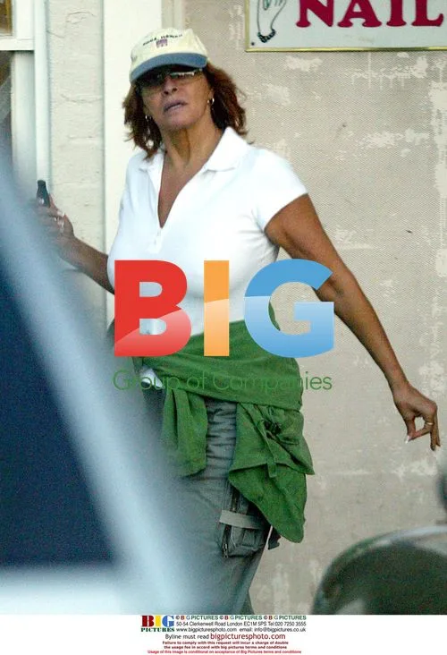 Raquel Welch Leaving Nail Salon
