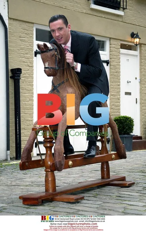 Frankie Dettori with Thorntons Chocolate Horse