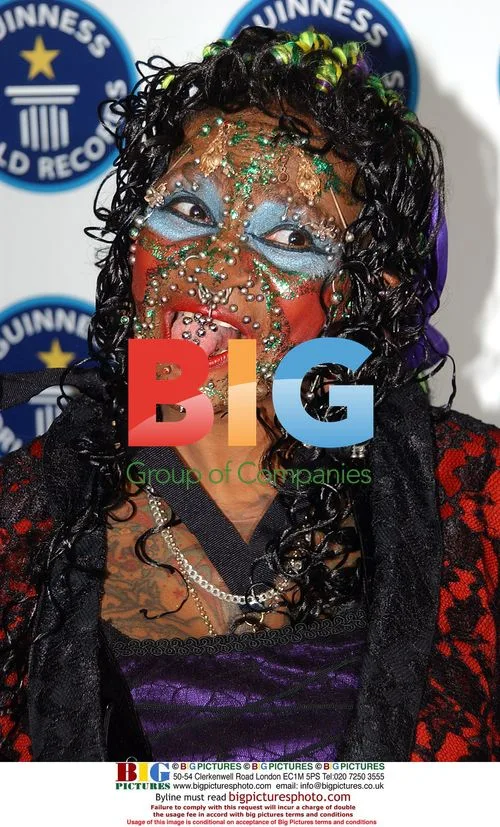 Elaine Davison, Most Pierced Woman