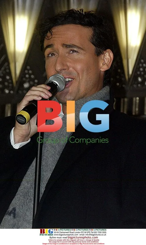 Simon Cowell's Il Divo Sing at Oxford St Xmas Lights