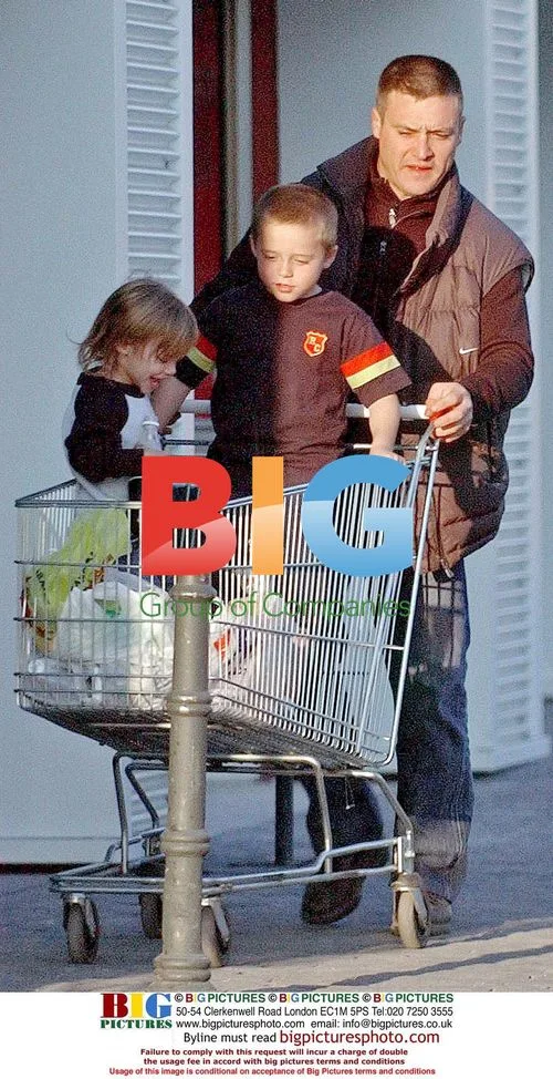 Victoria Beckham and sons shopping in Madrid