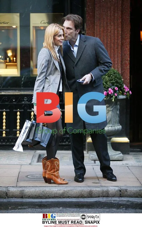 Donna Air Shopping with Boyfriend Damian Aspinall