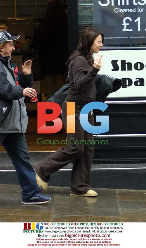 Mel C Picking Up Dry Cleaning in London