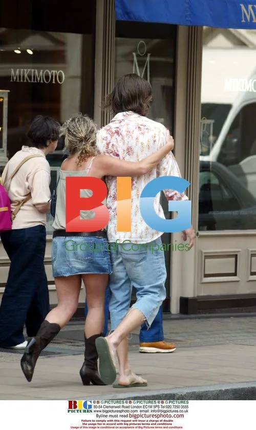 Lucy Benjamin Ring Shopping with Boyfriend