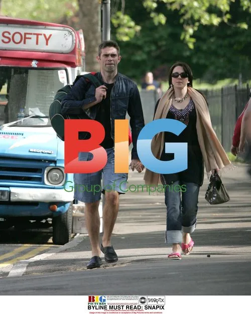 Mel C and Boyfriend Relaxing in London Park