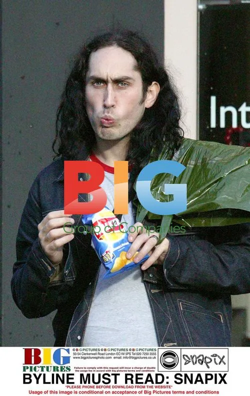 Ross Noble Enjoys Walkers Crisps