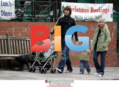 Gail Porter-Hipgrave and Family Stroll