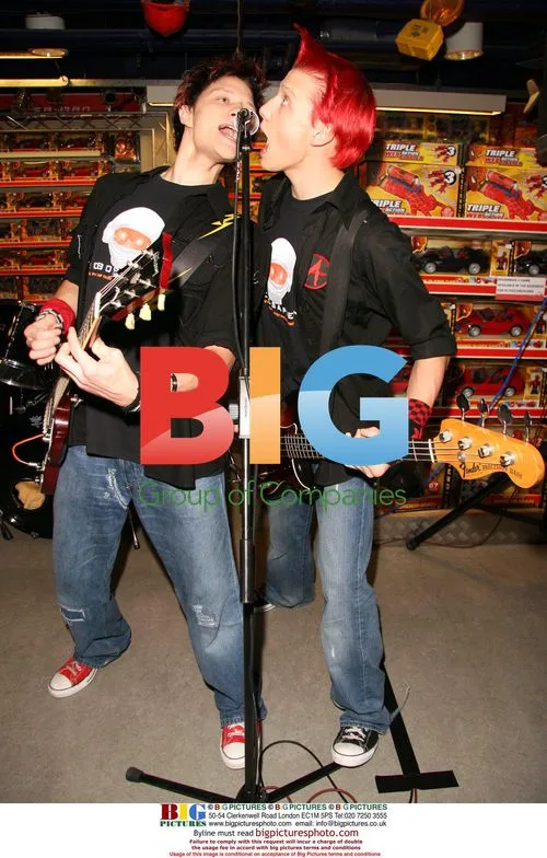 Noise Next Door at Hamleys Toys Awards 2004