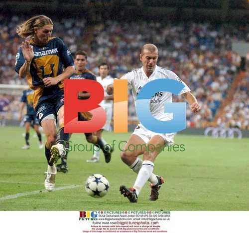 Beckham and Owen Fail to Lift Real Madrid