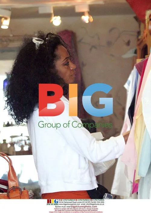 Diana Ross Shopping in Malibu