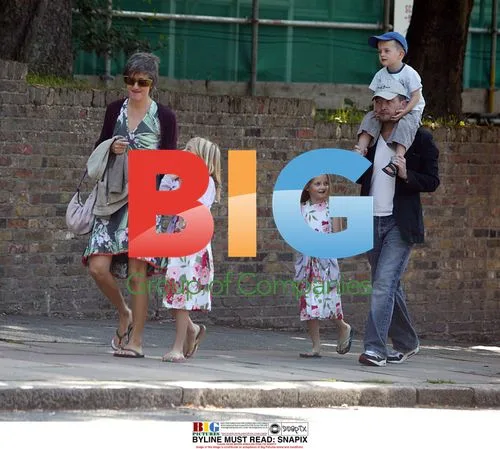 Ben Watt and Tracy Thorn Family Stroll