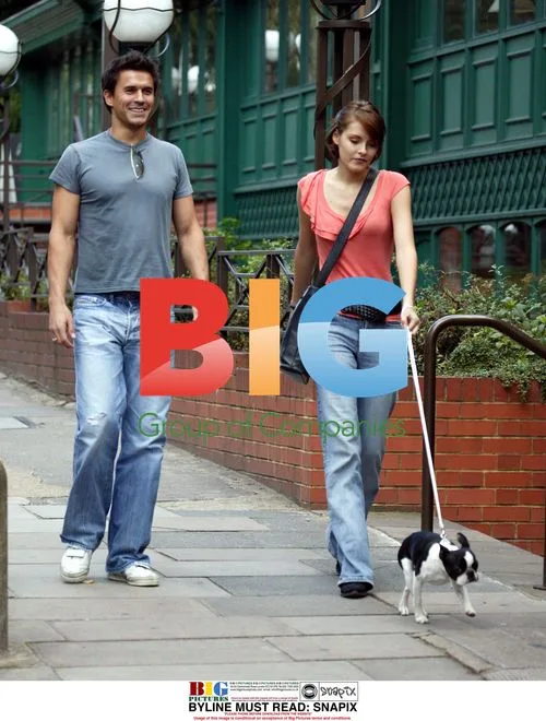 Jeremy Edwards and New Girlfriend Walk Dog