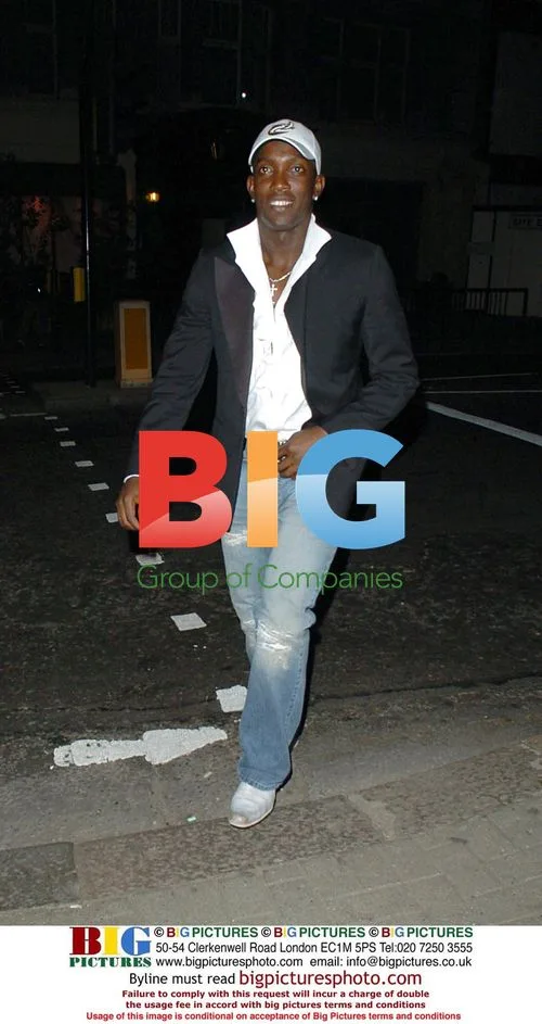 Dwight Yorke Heading to Bar