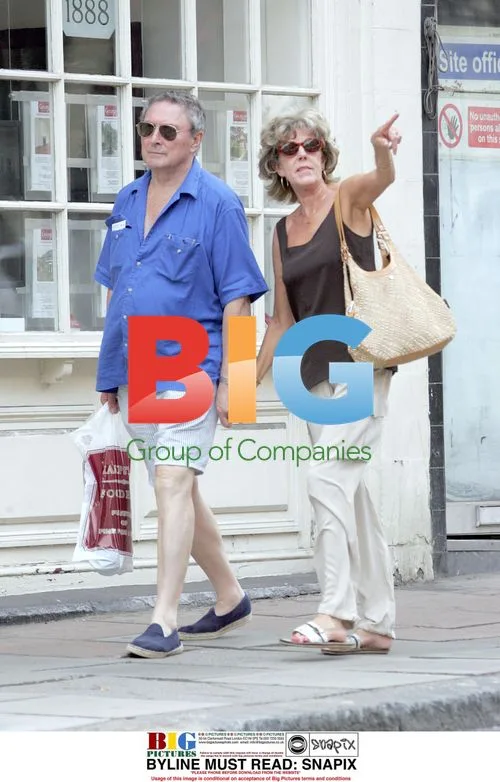 Sue Nicholls and Mark Eden Out Shopping