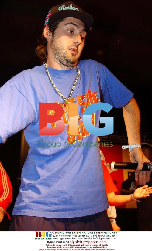 Goldie Lookin' Chain at Virgin Megastore