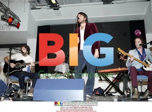 The Thrills Perform Free Show in London