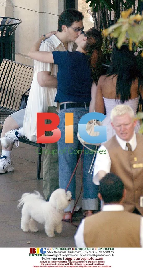 Debra Messing and Daniel Zelman Shopping