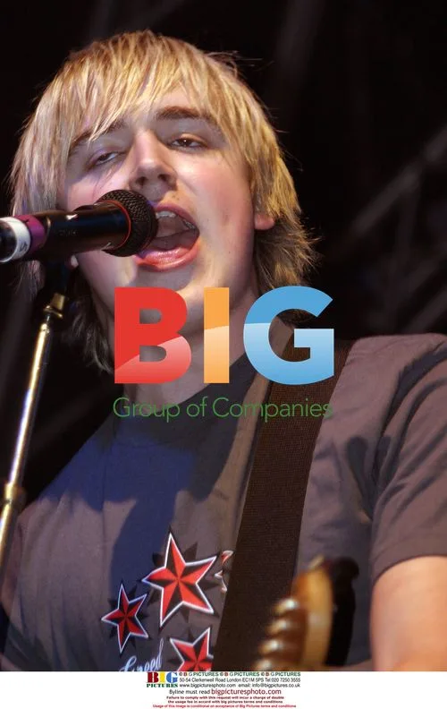 TOM FLETCHER of McFly performs at Blackpool Illuminations 2004