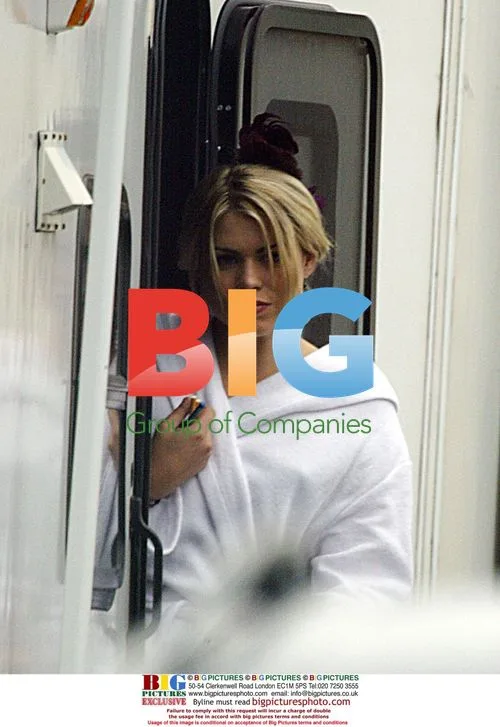 Billie Piper on Doctor Who set