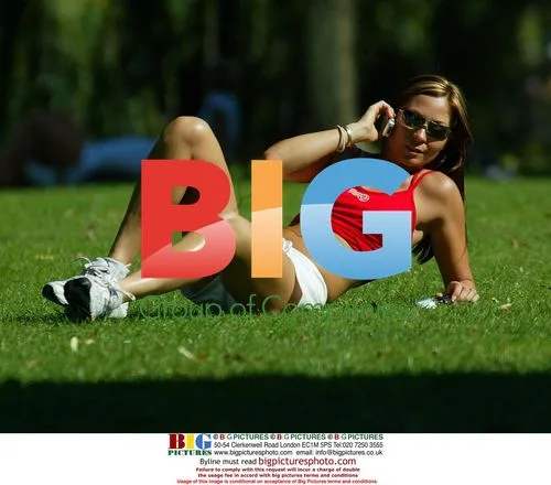 Tanya Zaetta relaxes in Hyde Park