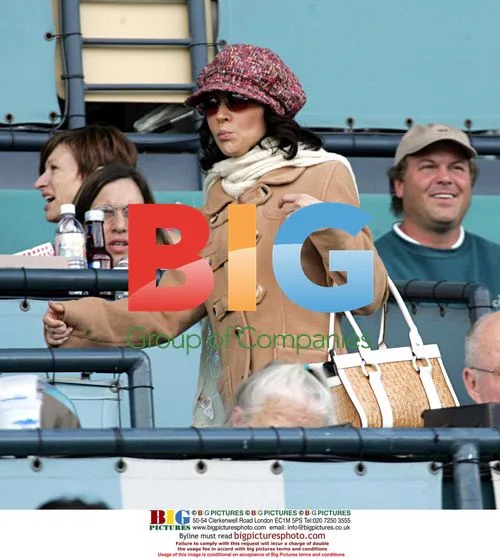 Alyssa Milano at Santa Anita Derby Day