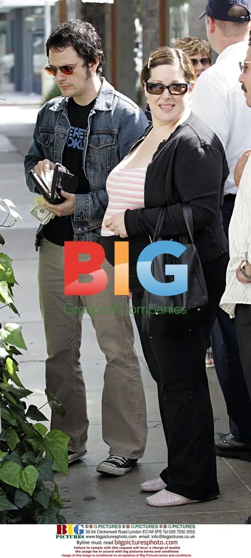 Carnie Wilson Enjoys Lunch with Husband
