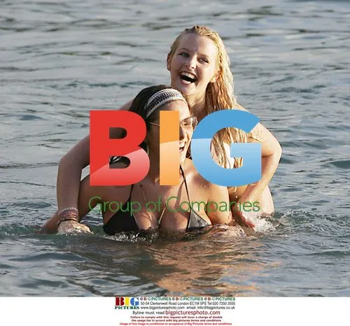 Glamour Girls Enjoy Caribbean Vacation