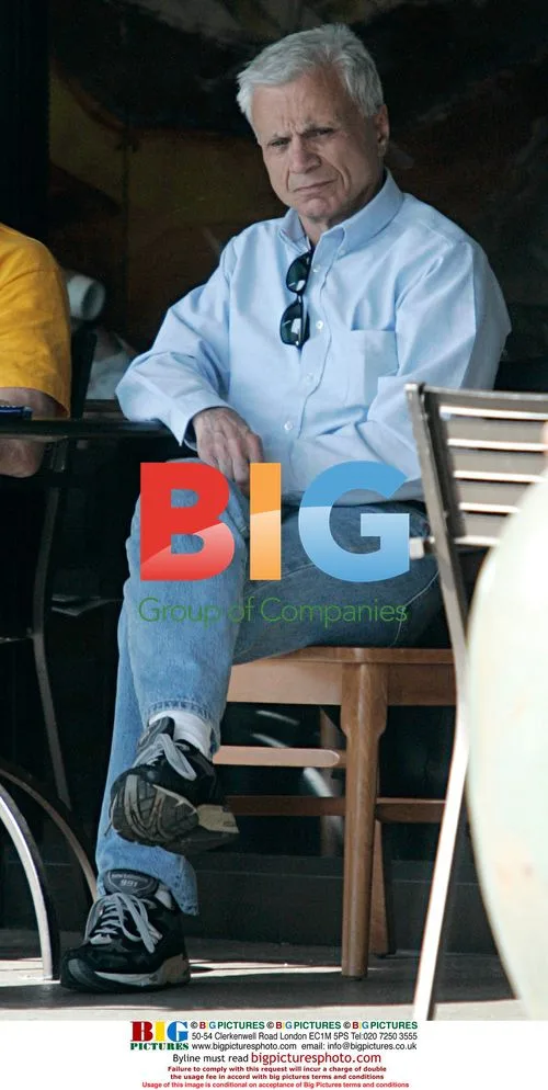 Robert Blake Tries to Return to Normal Life