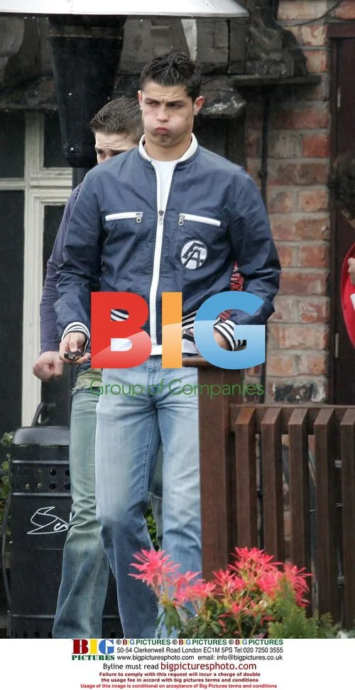 Cristiano Ronaldo Leaves Lunch with Family